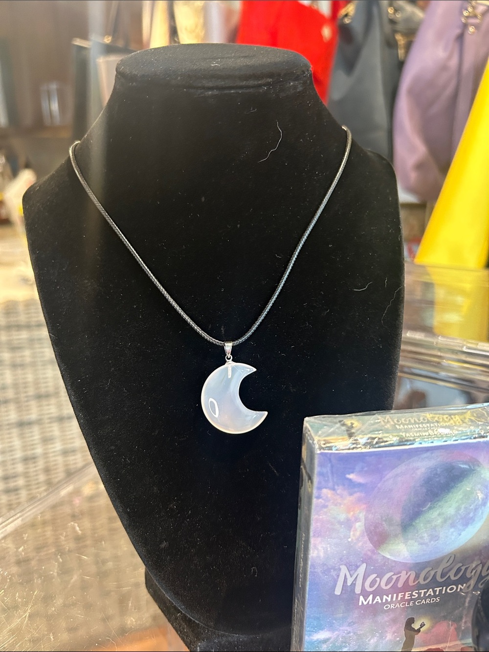 Moonology Manifestation Oracle Cards with Sea Opal Moon Pendant & Sphere NWT - Picture 3 of 4